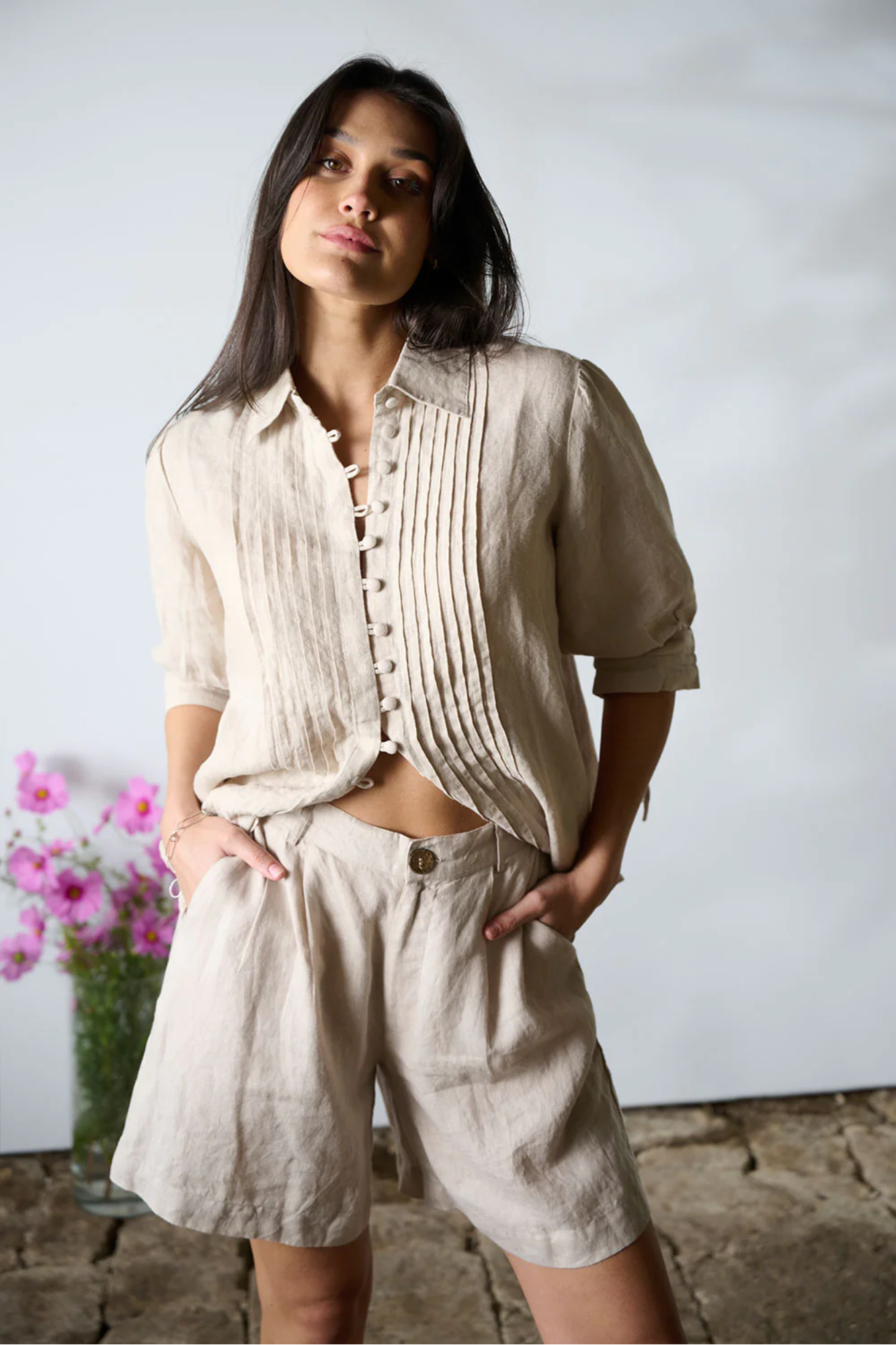 'Capri' Linen Shorts - White & Natural